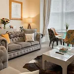 Strathmore Apartment
